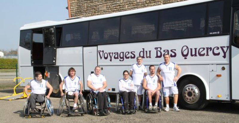 Autocar pour personnes handicapées - Voyages du Bas Quercy - eqvbq